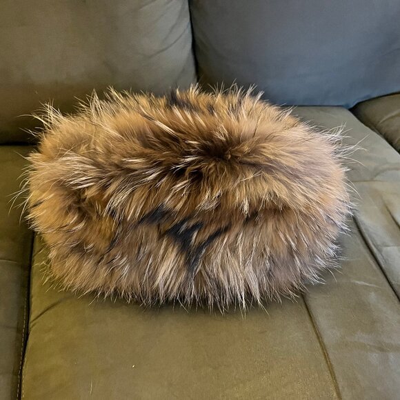 Vintage Real Fur Purse with Leather Straps - Picture 4 of 11